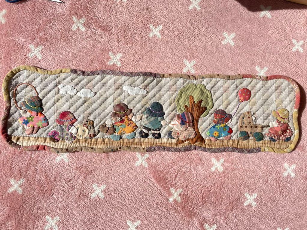 ♡ アンティークキルト 刺繍キルト マザーグース サンボンネットスー