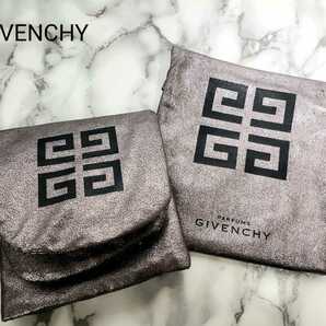 ジバンシィ　GIVENCHY　ネックピロー　トラベルクッション　ポーチ　　限定品