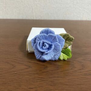 刺繍ブローチ 薔薇ブローチ 立体ブローチ 立体刺繍