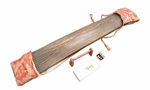 琴13弦　琴道具おまとめ 琴柱、爪、台付き　詳細不明 京都の演奏家が使用していたものです 【希少】 2232