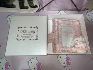 Vivitix Hello Kitty wedding album 