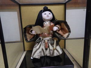 東京　吉徳作　五月人形　ケースごと３５０×３３０×２８０ｍｍ　５０年ほど前　人形目立ったキズなし