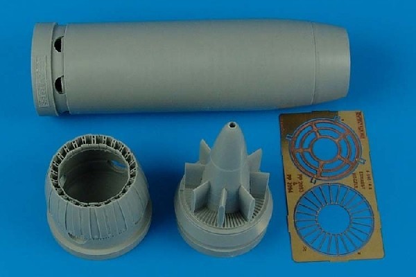 1/32 F100の値段と価格推移は?|23件の売買データから1/32 F100の価値
