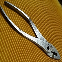 打ち出の小槌　pliers メーカー不明 プライヤー　整備用工具　車載用工具　全長205mm. 縁起物かも？_画像2