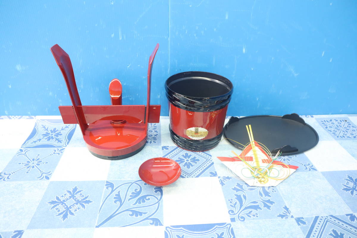 驚きの価格 結納に祝い酒5本と一緒に奉納する角樽です