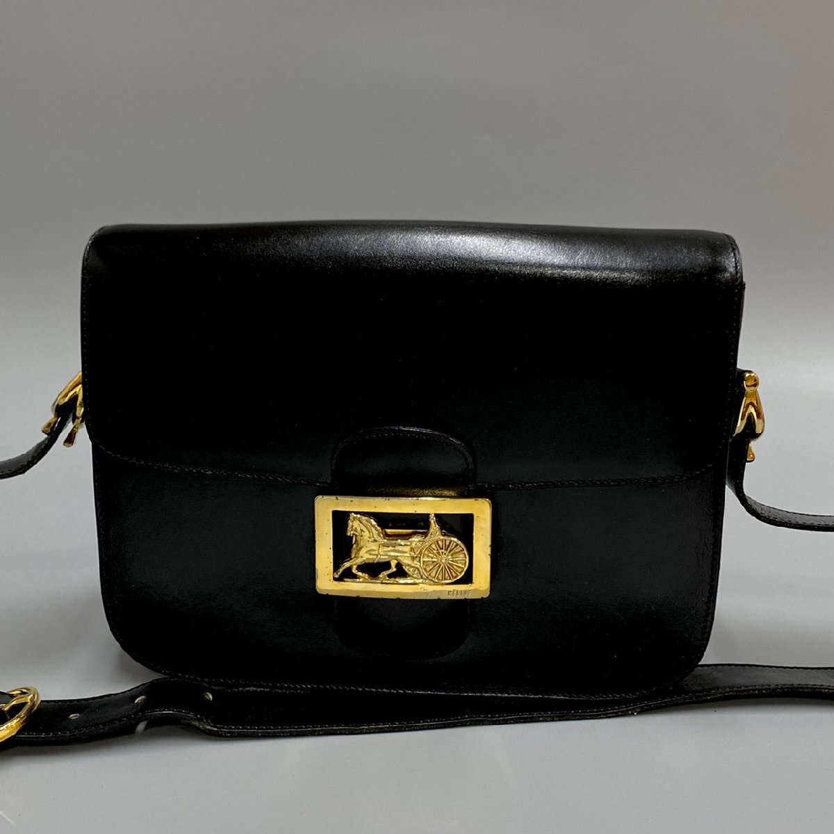 ヤフオク! -「ホースレザーバッグ」(セリーヌ) (せ/そ)の落札相場 ヤフオク! -「ホースレザーバッグ」(セリーヌ) (せ/そ)の落札相場
