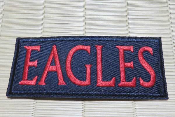 黒赤　長方形　英語ロゴ■新品イーグルス Eaglesアメリカ　ロック・バンド　刺繍ワッペン（パッチ）激渋■ミュージック　音楽　楽器　仲間