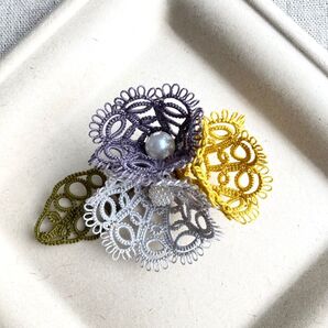 No.4 タティングレースブローチ