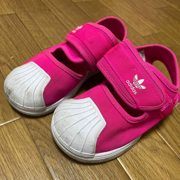 adidas サンダル