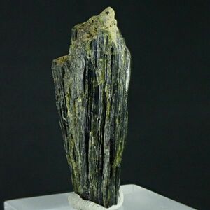 エピドート 原石 7g サイズ約36mm×13mm×11mm マダガスカル ヴォヘマール産 edm187 緑簾石 天然石 鉱物 パワーストーン