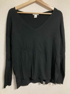 H&M Vネックセーター　XS ブラック　サイドスリット