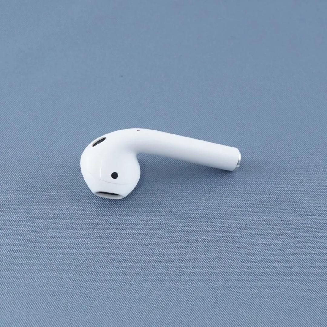 Airpods Apple 第2世代両耳 国内正規品 エアーポッズ 【代引可】 Airpods Apple 第2世代両耳 国内正規品 エアーポッズ イヤフォン