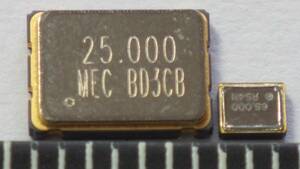 発振器：　FCXO-05, 3SWO-BT-25.000-S　番号選んで１組