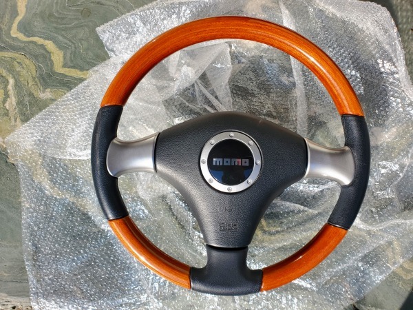 本物 MOMO製 ウッドコンビステアリング ボス付 L700ミラ L700ミラ 本物 MOMO製 ウッドコンビステアリング ボス付 L700ミラ L700ミラ