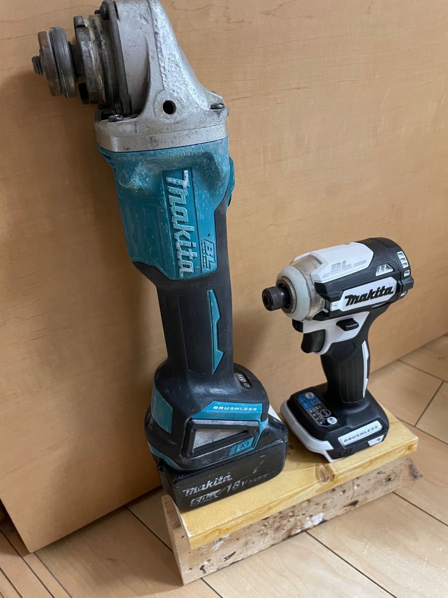 超安い マキタ(Makita) 充電式インパクトドライバ makita 18V 3.0Ah