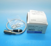 E2FM-X5D1-M1GJ　0.3m 近接センサ　オムロン　未使用品_画像1