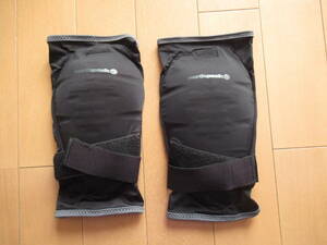 ★良品★　northpeak　膝パッド　スノーボード　男女兼用　HP8143