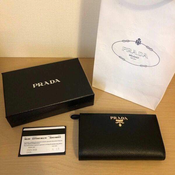 【新品未使用】PRADA プラダ　サフィアーノレザー財布