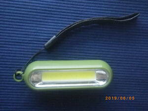 これには感心しました！！　　単４電池１本で１０個の高輝度ＬＥＤがびっくりする明るさで点灯！！　今回は白色です。