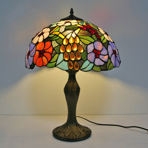 ◆高品質◆芸術品◆ステンドランプ ステンドグラス アンティーク 花柄 照明 レトロな雰囲気 室内装飾 ティファニー デスクライト