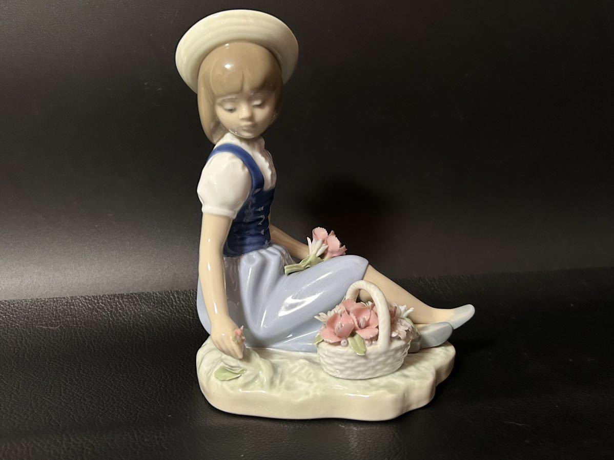 人気を誇る LLADRO リヤドロ No. 6109 ミルクのお時間 西洋陶磁器