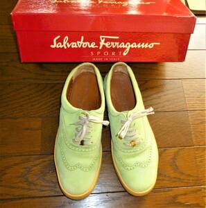 即決・送料込★Salvatore Ferragamo サルヴァトーレフェラガモ★良品・ウィングチップ ヌバック革スニーカー VICKI 09119602★薄緑 6.5