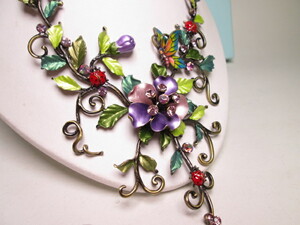 * party jewelry butterfly . ladybug . flower. gorgeous . necklace box attaching 