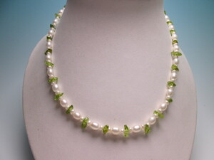 *14K fresh water pearl & peridot. stylish necklace 