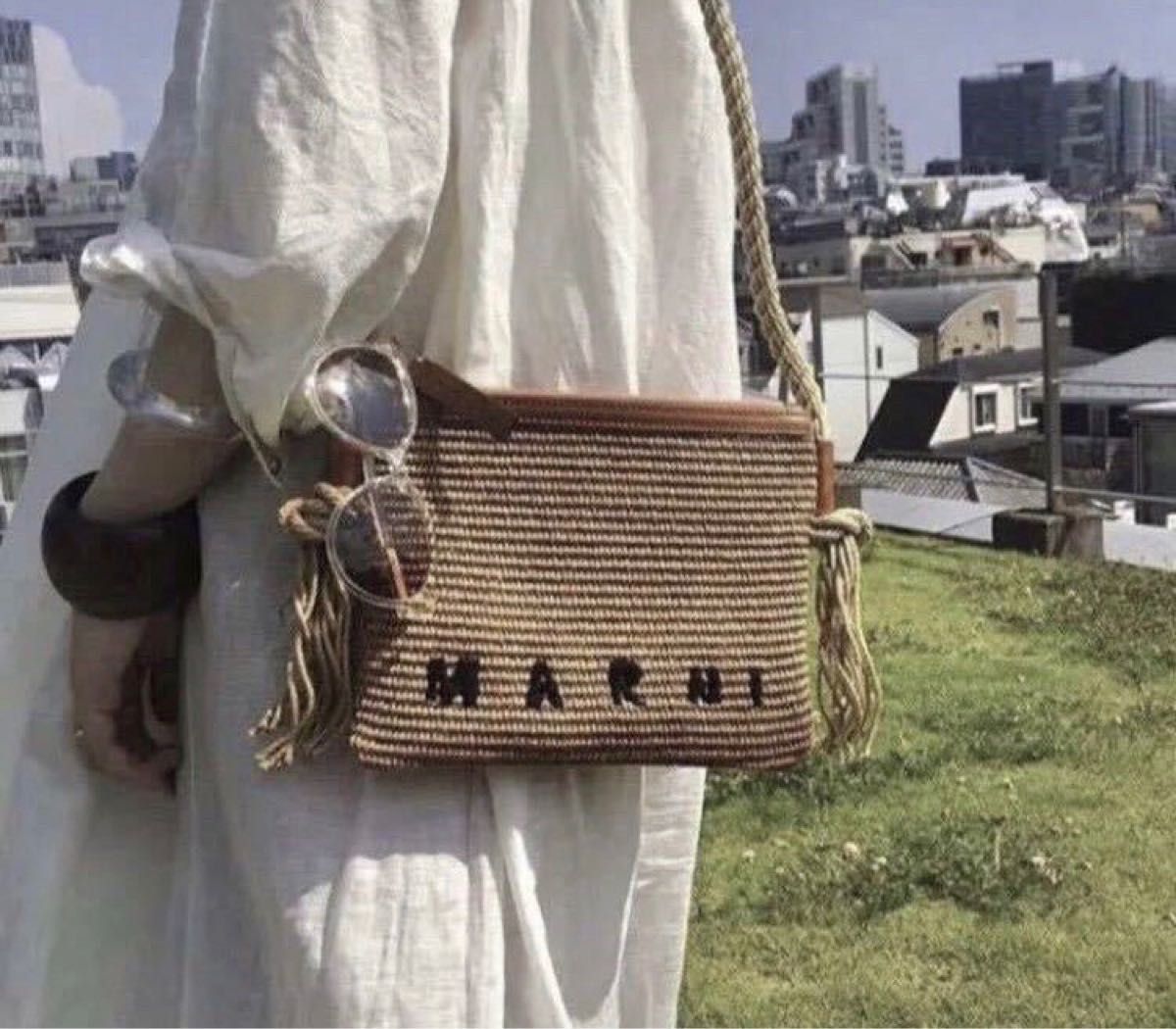 激安直営店 マルニ トランク ミニ ショルダーバッグ ストロー×レザー