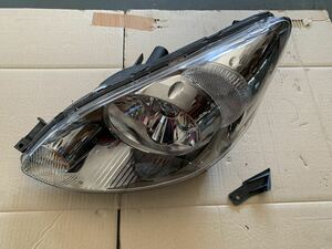 ホンダ　JB5 JB6 JB7 JB8 ライフ　ヘッドライト　左　HID ステー　ワレ有り