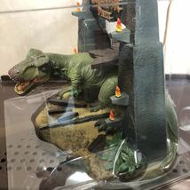 2750 限定品 ジュラシック・パーク アルティメット・トリロジ－ T-REXフィギュア付きコレクターズセット 恐竜 フィギュア 模型 完成品_画像6