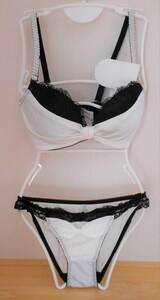 [ new goods ]... new ribbon bla& shorts set B75 white underwear 