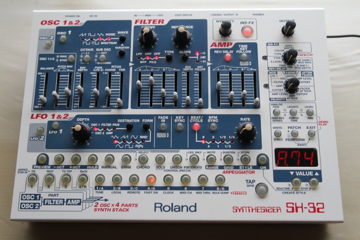 動作品】YAMAHA ヤマハ SS-30 SS30 シンセサイザー ケース付 楽器