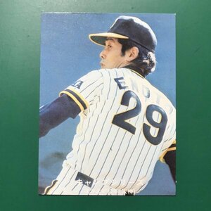 1977年　カルビー　プロ野球カード　77年　黒版　132番　阪神　江本　【管767】