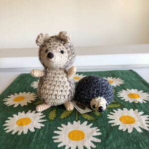  knitting hand made hedgehog needle ..2 piece set 