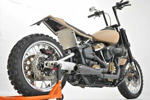 トラッカーフルカスタム FXFBS1870 ファットボブ114 TBRマフラー TRAC-Dスイングアーム スポークホイール bremboキャリパー&ラジポン