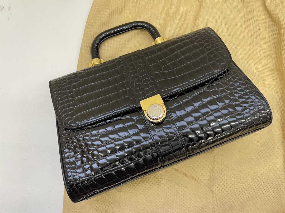 ヤフオク! -「イタリア製クロコダイルバッグ」の落札相場・落札価格