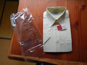 Yシャツ no. 50 TOWN'S MAN 1003S 首回り40半袖ゆき80 YOUNG SHIRTS M 日本製　未使用 ワイシャツ　