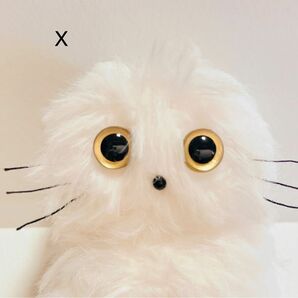 ふわふわロングな白猫ちゃんの編みぐるみキーホルダーX