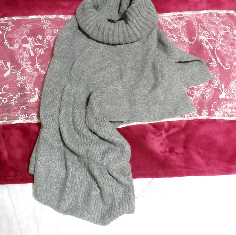 灰色グレーちょっと変わった形のセーターニット風ポンチョケープ Gray little unusual shape sweater knit style poncho cape,レディースファッション,ジャケット,上着,ポンチョ