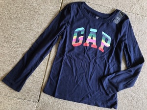★新品Gap Kidsギャップキラキラグリッターロゴ長袖Tシャツ120★紺