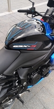 新商品 スズキGSXタンクステッカー1セット SUZUKI スズキ GSX S750 GSX-S 750 GSX-S1000 タンク ステッカー プロテクター パッド_画像5