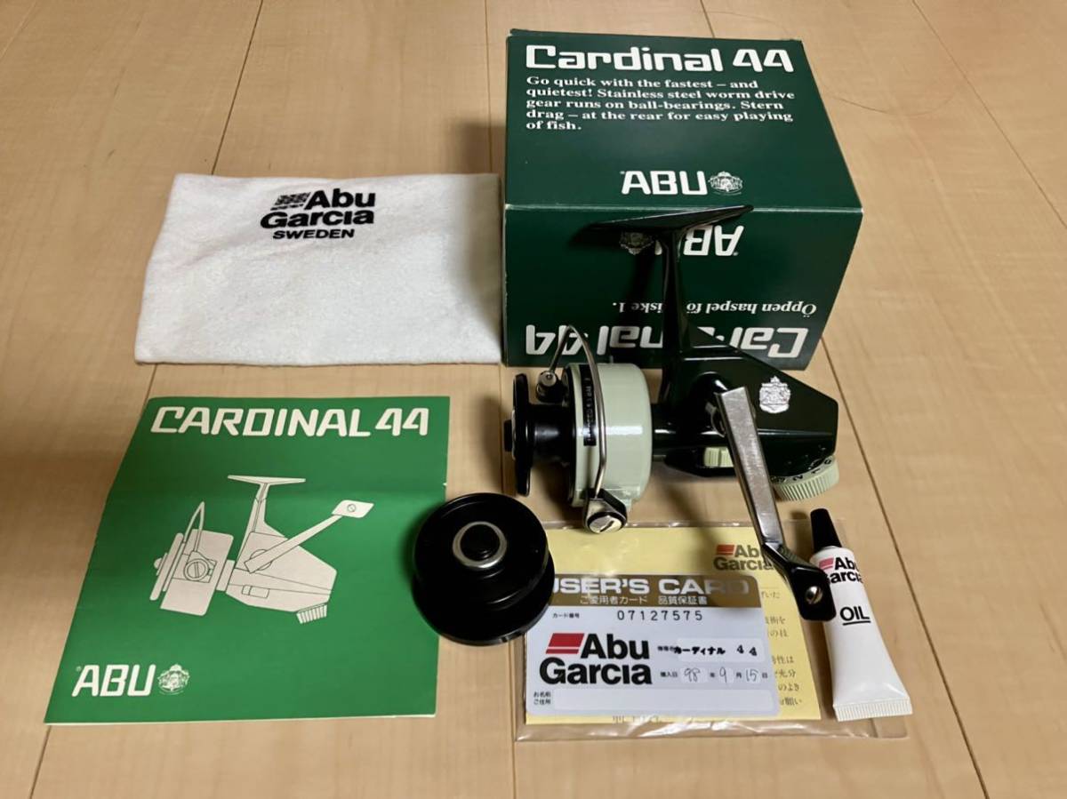 ABU Cardinal 33 アブ カーディナル 33　未使用 リール フィッシング スポーツ・レジャー 総額 激安