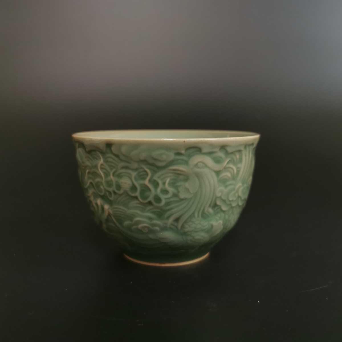 低価格の 中国工芸美術大師 徐朝興作 龍泉窯青磁 三足蓋香炉 証明書