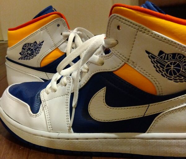 【最終値引】NIKE AIR JORDAN 1 MID WHITE NAVY YELLOW