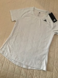 新品 タグ付き アディダス 半袖 Tシャツ DRY ドライ Mサイズ 【土日月限定クーポンご利用で1300円】