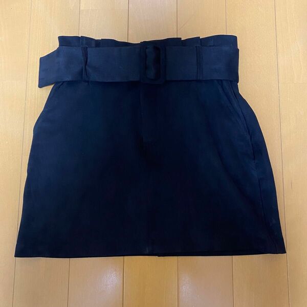 ZARA／スエード台形スカート