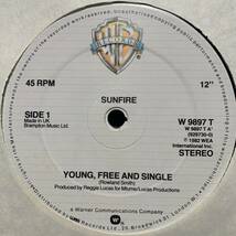 ◆ Sunfire - Young Free And Single / Shake Your Body◆12inch UK盤 サーファー系ディスコ!!_画像2