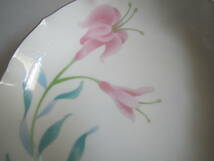 少し古い深川製陶　珍しいユリの花柄中皿　2枚_画像5