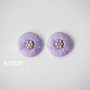 ハンドメイドビーズ刺繍ピアスorイヤリング　チタンピアス有　春夏